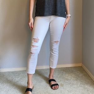 American Eagle Distressed White Crop Pant